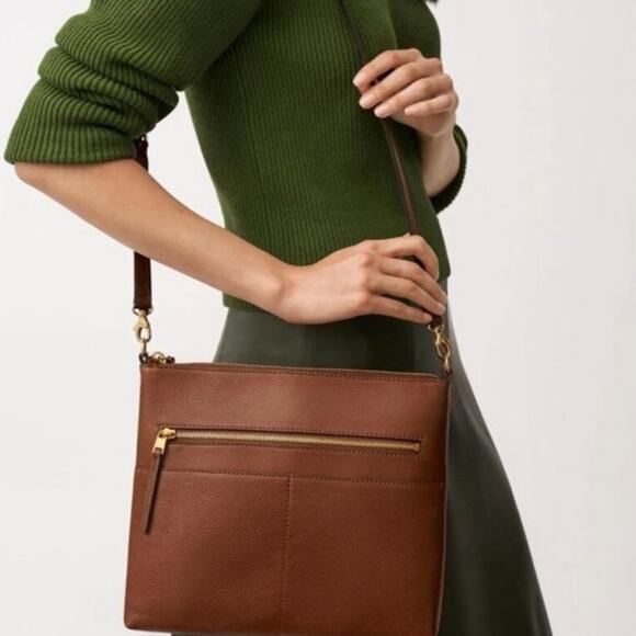 Fossil Fiona Pebbled Leather Large Crossbody Bag Brown Brass Hardware Key - Picture 1 of 16